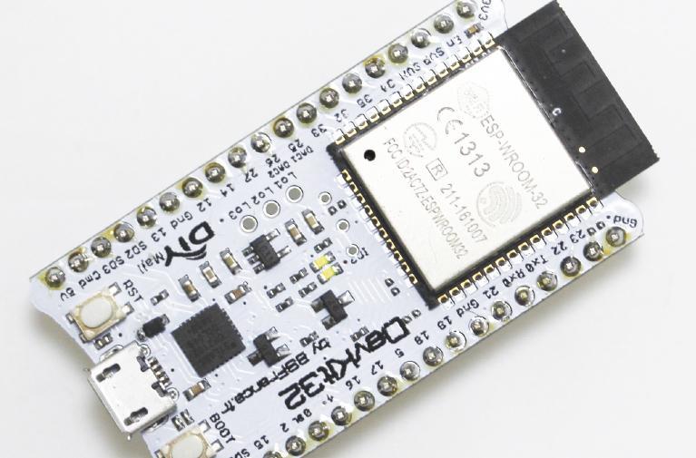 Découvrez l'ESP32, la nouvelle carte compatible Arduino surpuissante et économique